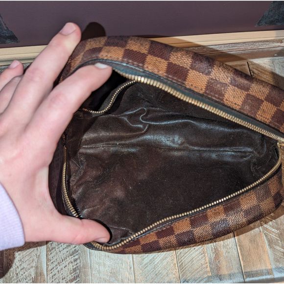 Louis Vuitton Damier Ebene Toiletry Bag 25 - Picture 7 of 12